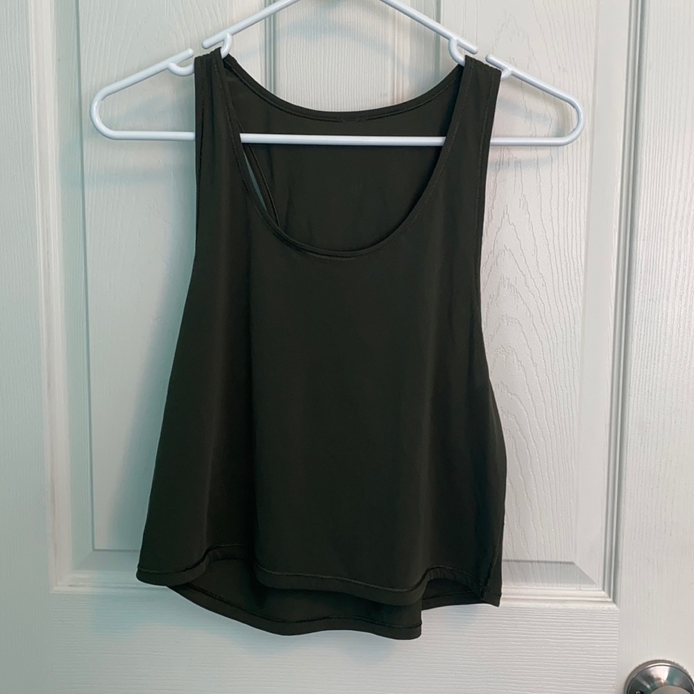 Lulu Cropped Workout Top